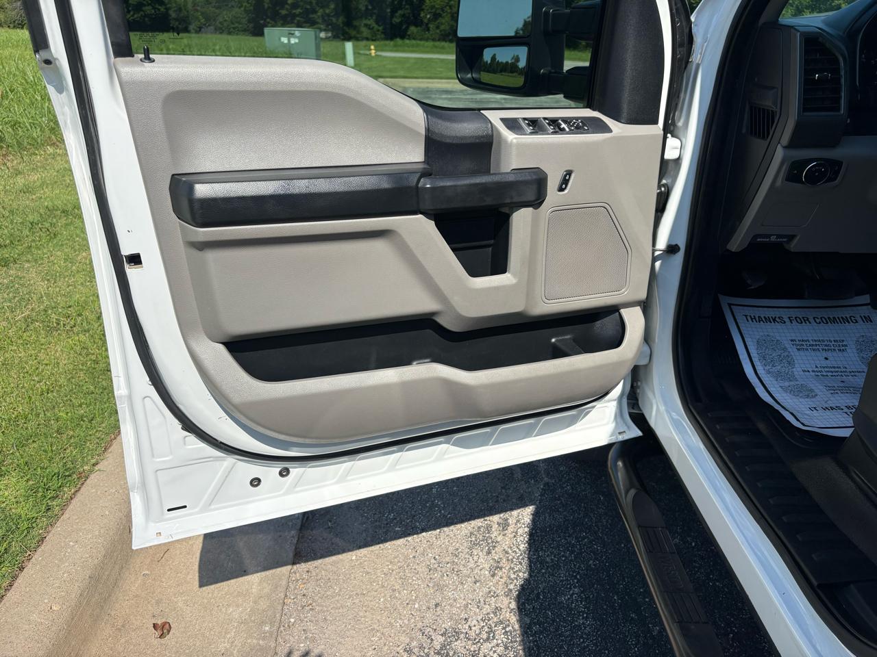 Ford Super Duty F-250 SRW XL 4WD Crew Cab 8' Box 2019