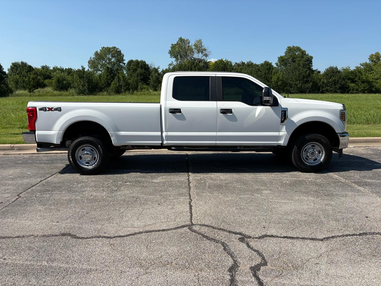 Ford Super Duty F-250 SRW XL 4WD Crew Cab 8' Box 2019