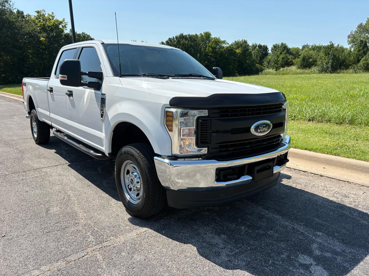 Ford Super Duty F-250 SRW XL 4WD Crew Cab 8' Box 2019