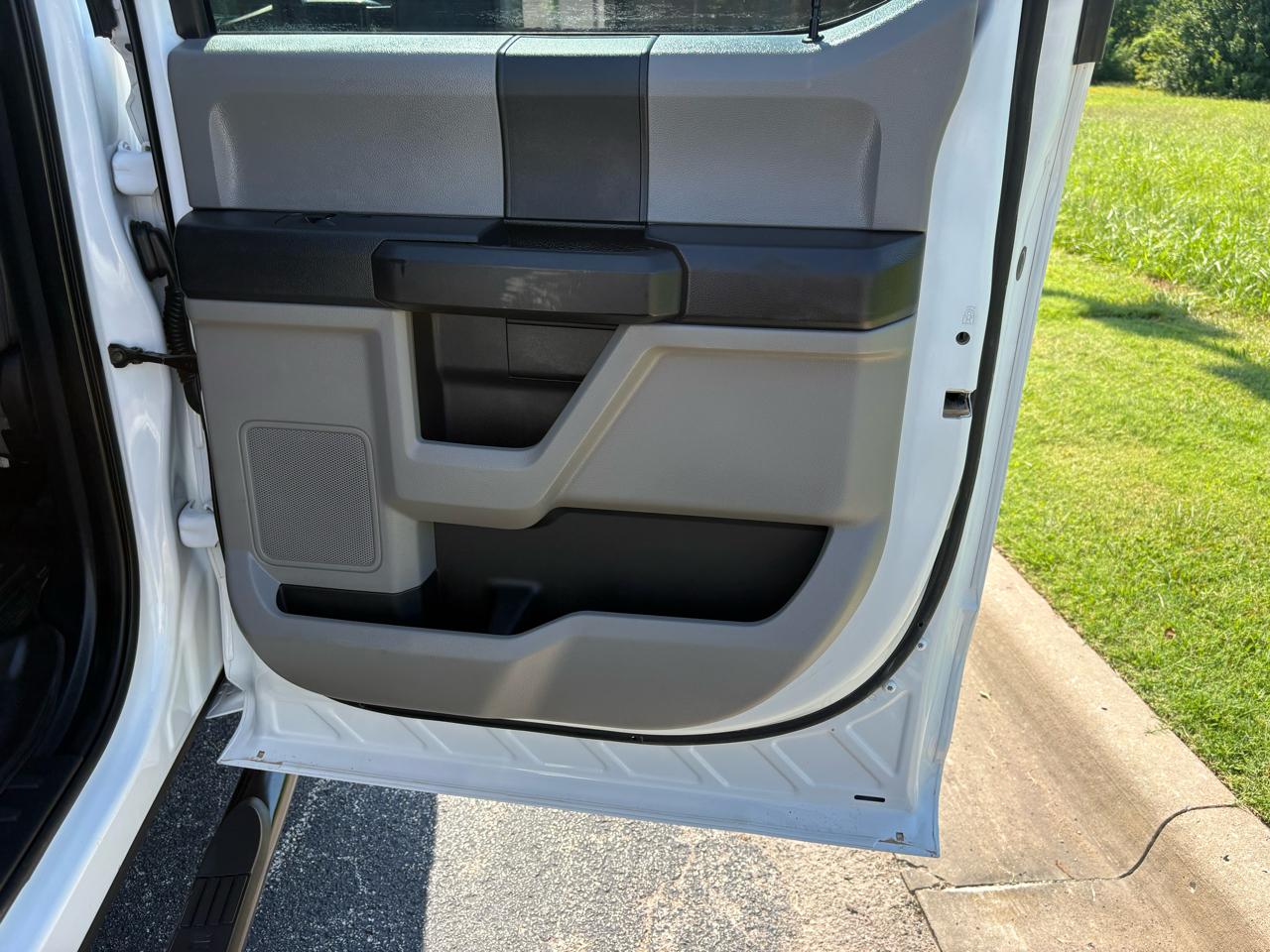 Ford Super Duty F-250 SRW XL 4WD Crew Cab 8' Box 2019