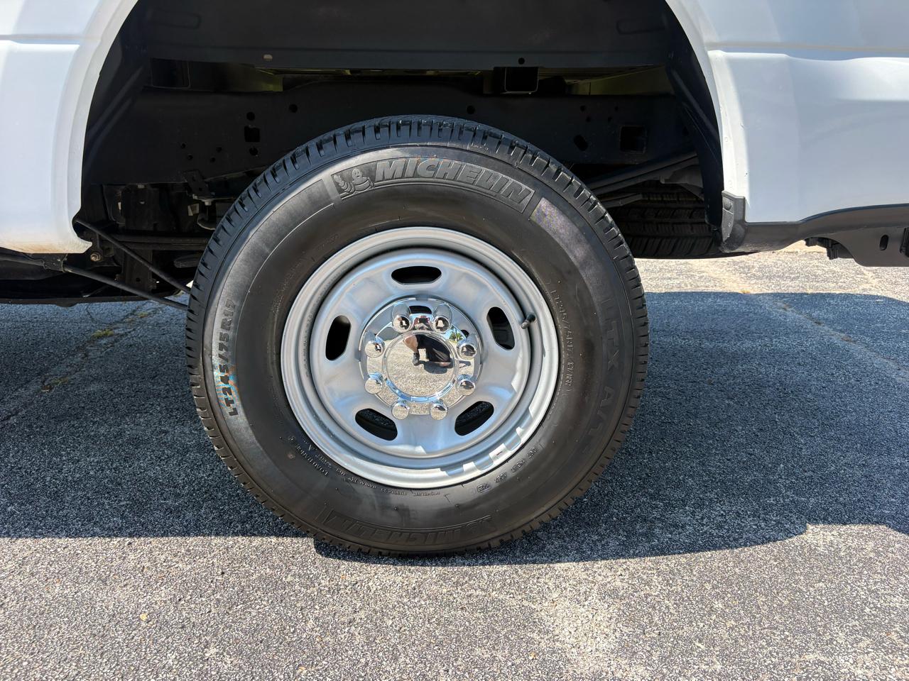 Ford Super Duty F-250 SRW XL 4WD Crew Cab 8' Box 2019