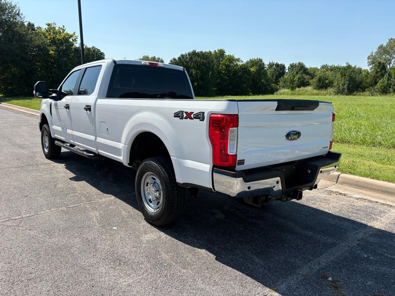 Ford Super Duty F-250 SRW XL 4WD Crew Cab 8' Box 2019