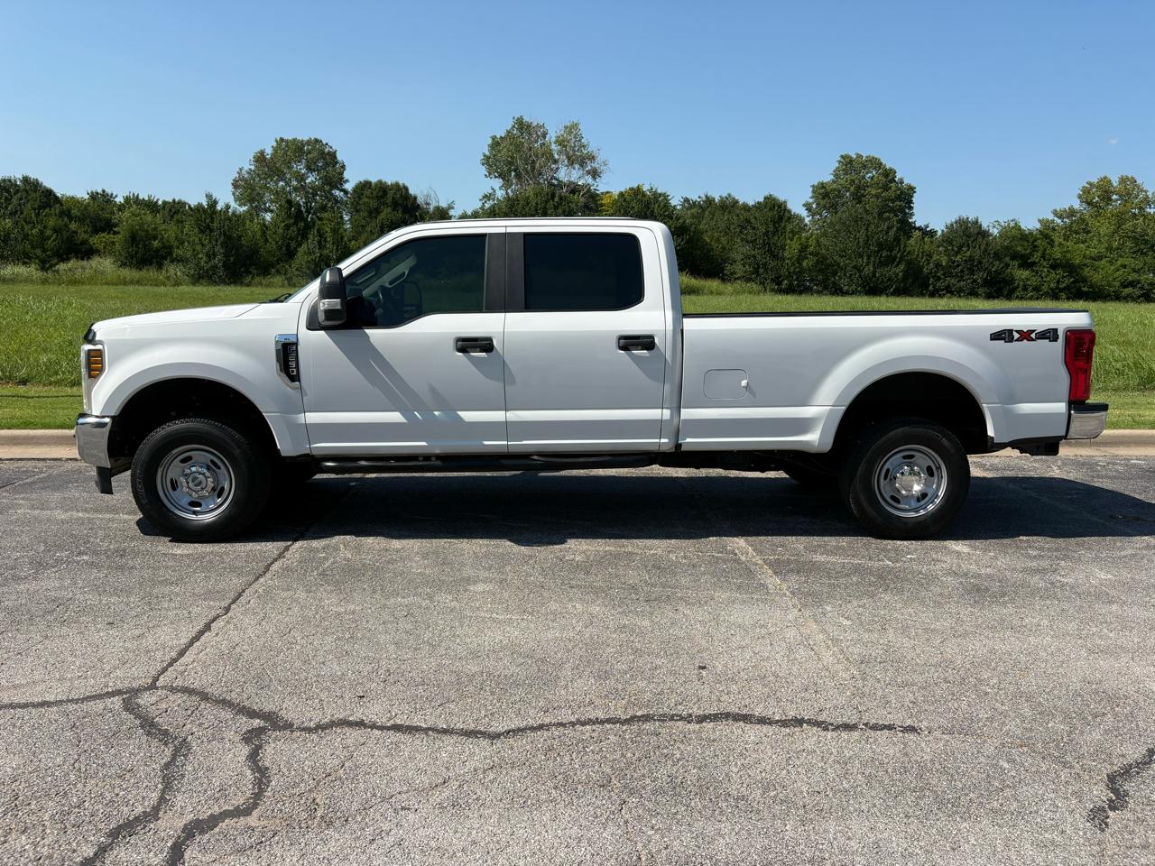 Ford Super Duty F-250 SRW XL 4WD Crew Cab 8' Box 2019