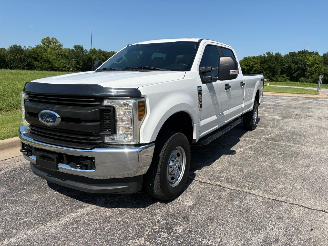 Ford Super Duty F-250 SRW XL 4WD Crew Cab 8' Box 2019