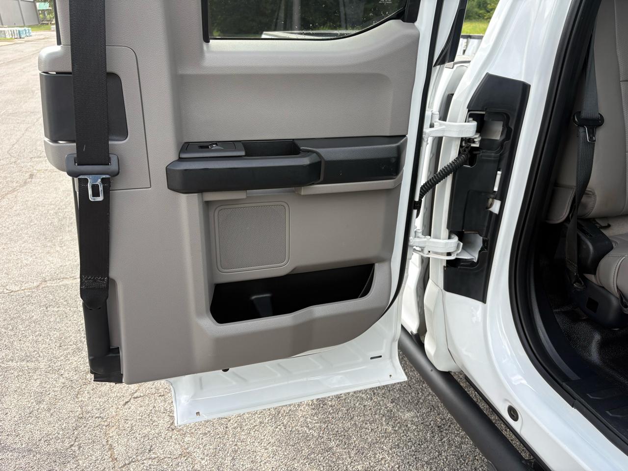 Ford Super Duty F-250 SRW XL 4WD SuperCab 8' Box 2021