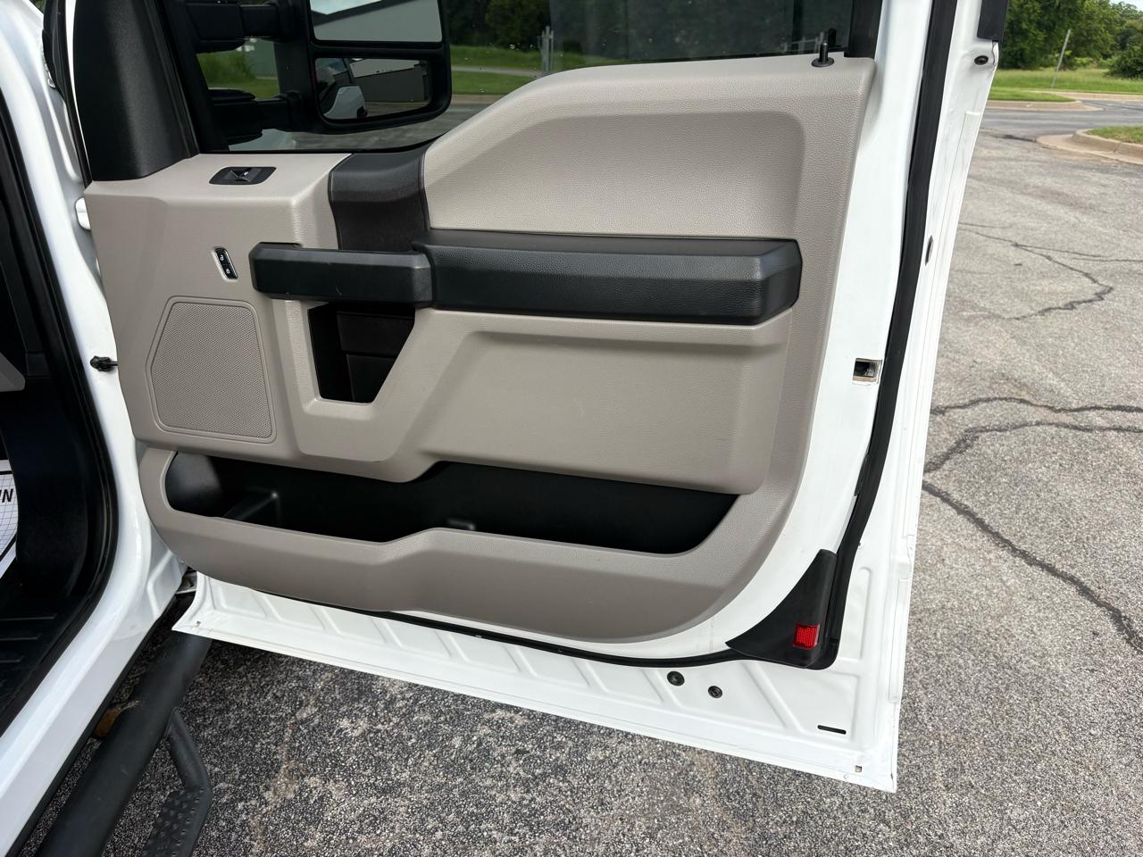Ford Super Duty F-250 SRW XL 4WD SuperCab 8' Box 2021
