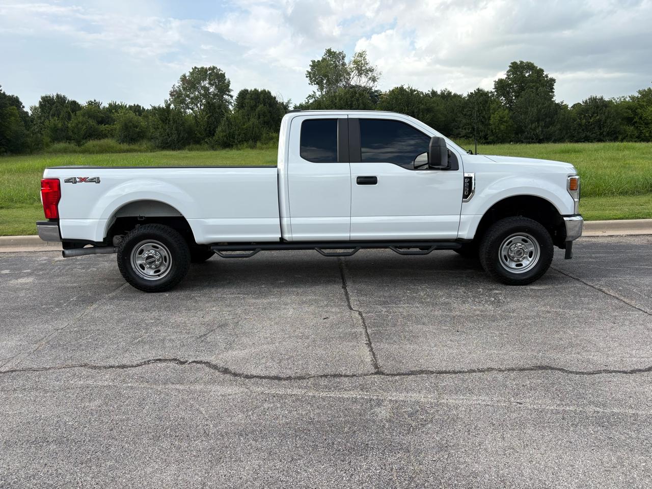 Ford Super Duty F-250 SRW XL 4WD SuperCab 8' Box 2021