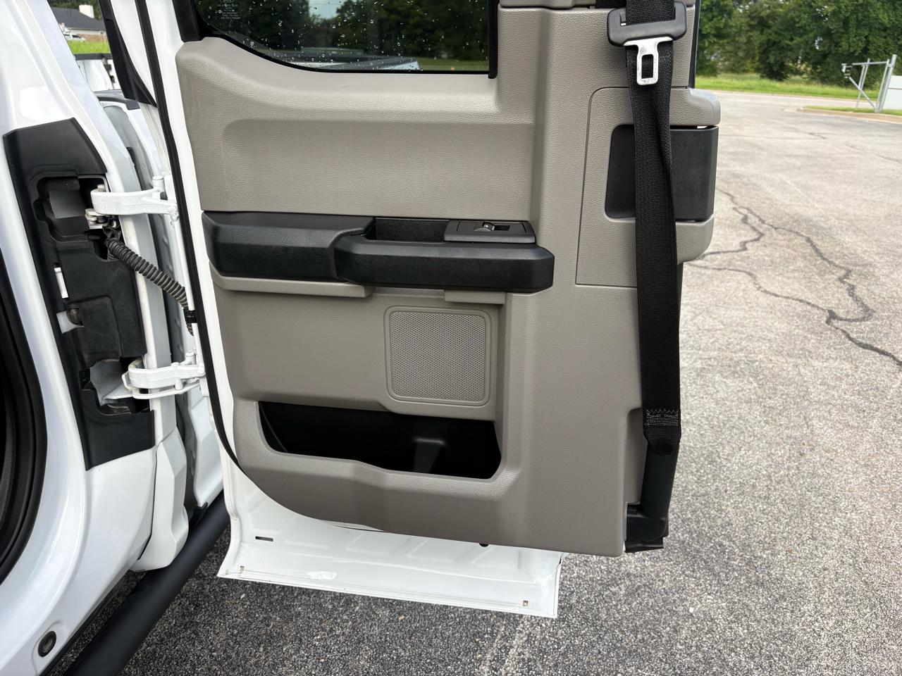 Ford Super Duty F-250 SRW XL 4WD SuperCab 8' Box 2021