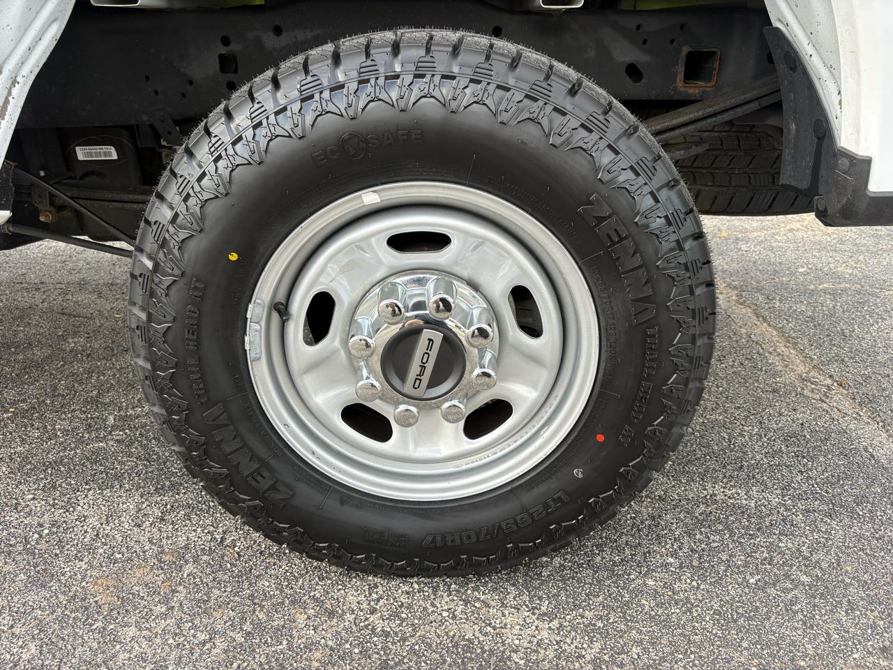 Ford Super Duty F-250 SRW XL 4WD SuperCab 8' Box 2021