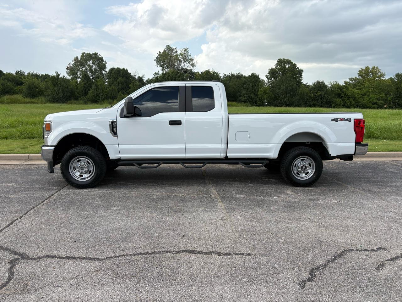 Ford Super Duty F-250 SRW XL 4WD SuperCab 8' Box 2021