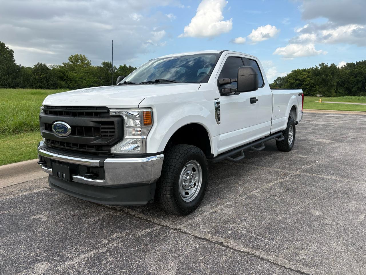Ford Super Duty F-250 SRW XL 4WD SuperCab 8' Box 2021