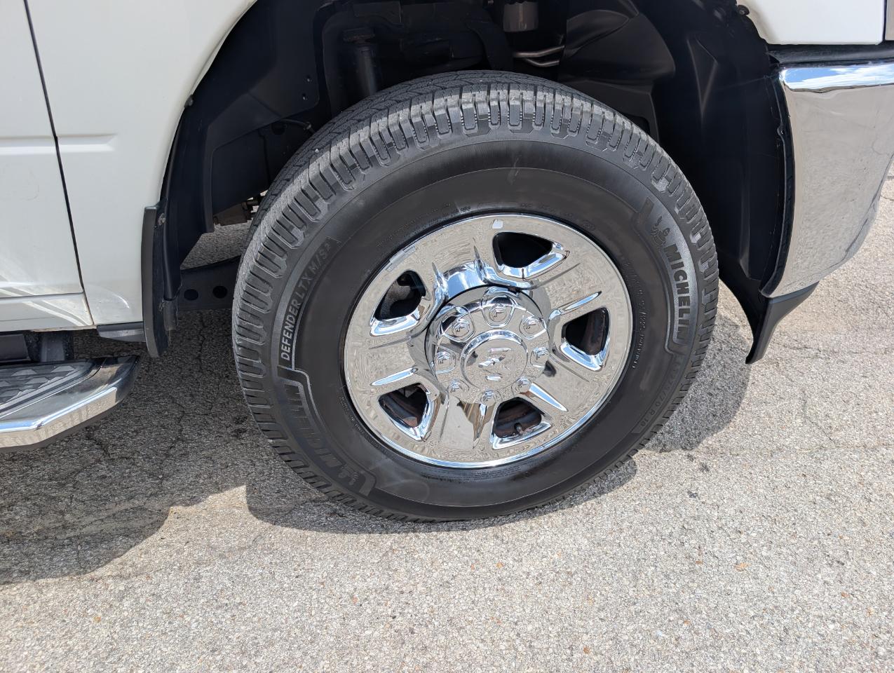 RAM 2500 Big Horn 4x4 Crew Cab 6'4" Box 2020