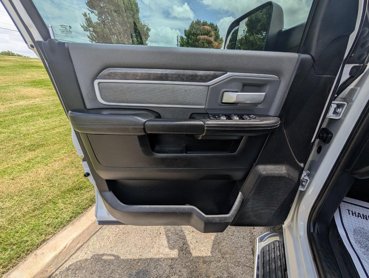 RAM 2500 Big Horn 4x4 Crew Cab 6'4" Box 2020