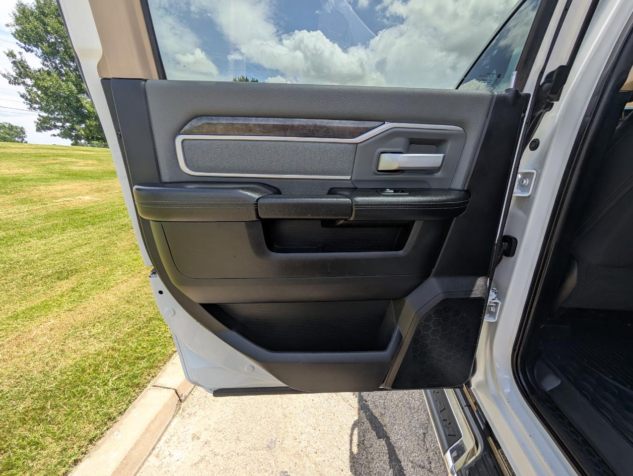 RAM 2500 Big Horn 4x4 Crew Cab 6'4" Box 2020