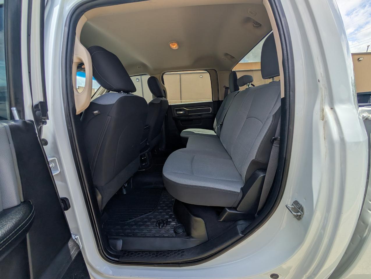 RAM 2500 Big Horn 4x4 Crew Cab 6'4" Box 2020