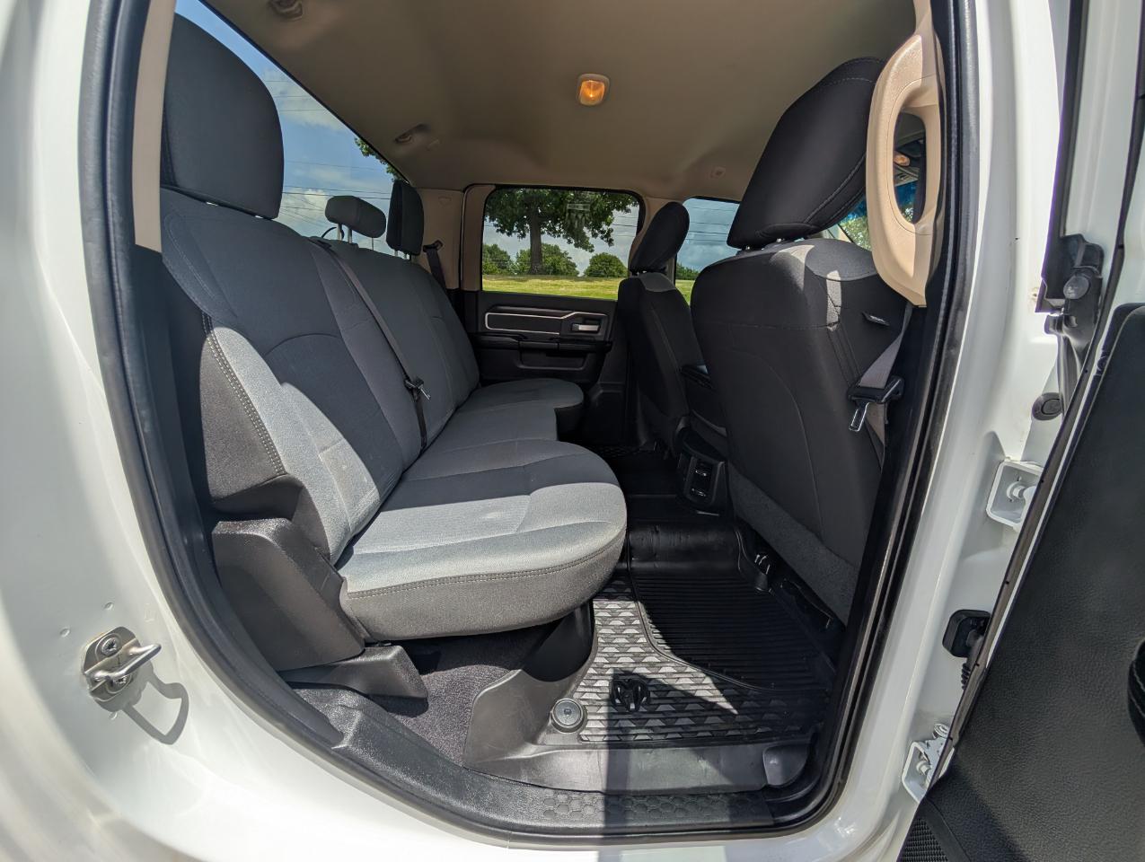 RAM 2500 Big Horn 4x4 Crew Cab 6'4" Box 2020