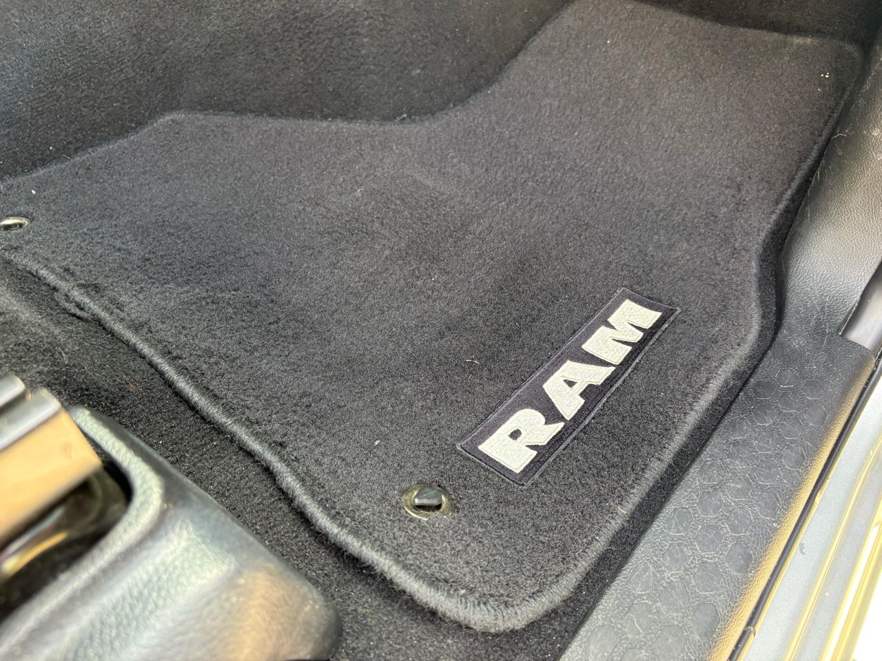 RAM 3500 SLT 4x4 Crew Cab 8' Box 2018