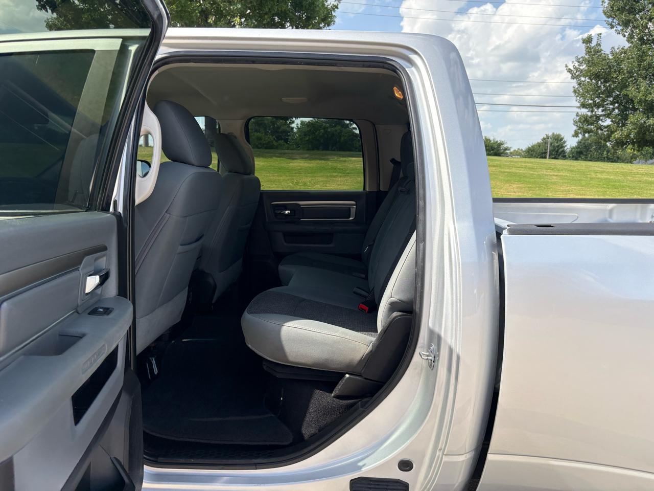 RAM 3500 SLT 4x4 Crew Cab 8' Box 2018