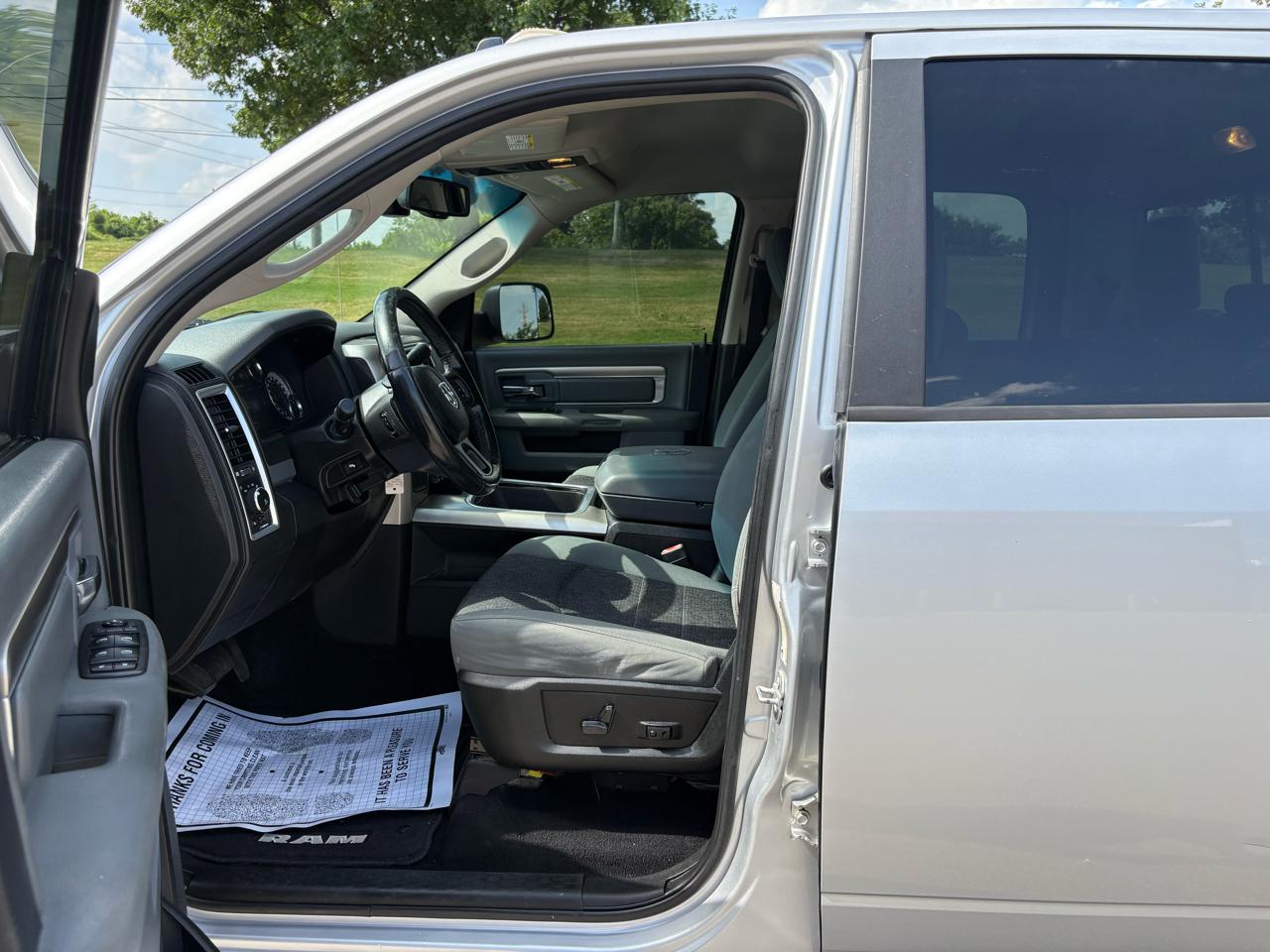 RAM 3500 SLT 4x4 Crew Cab 8' Box 2018