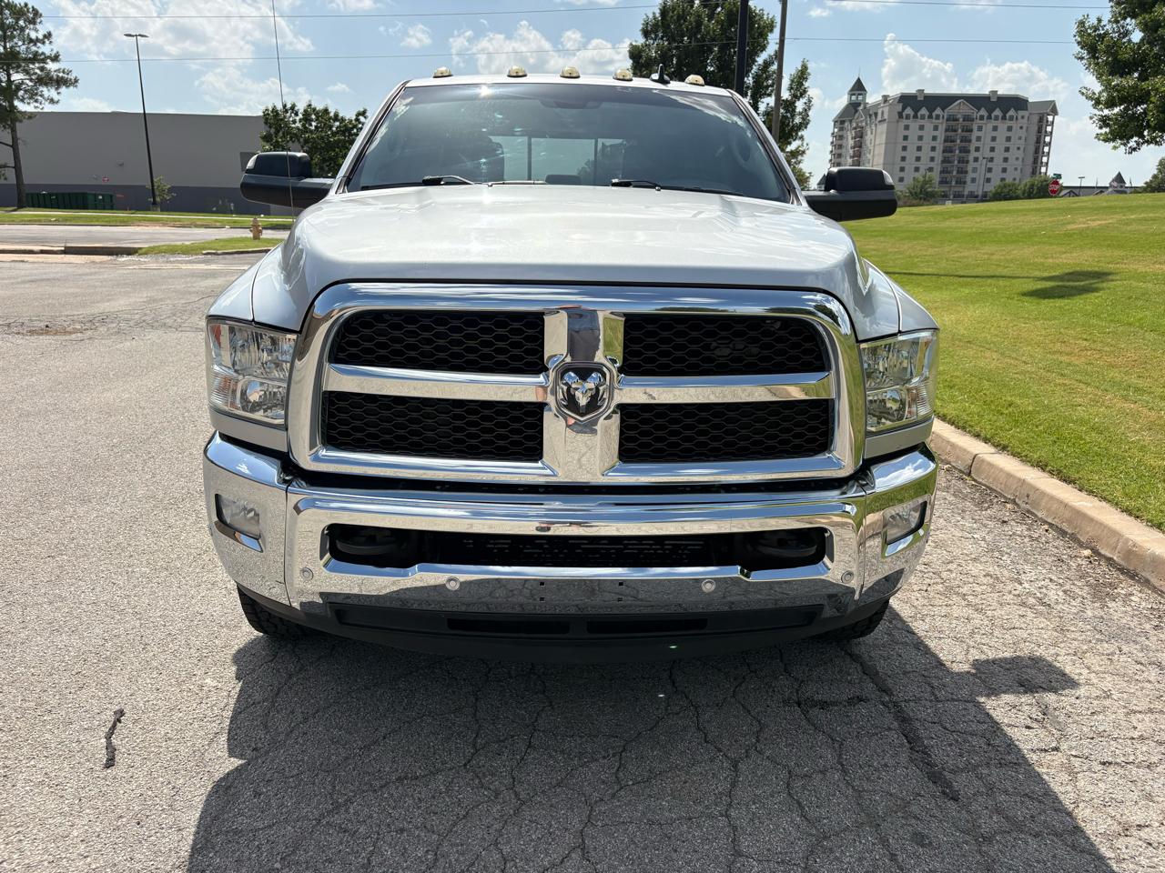 RAM 3500 SLT 4x4 Crew Cab 8' Box 2018