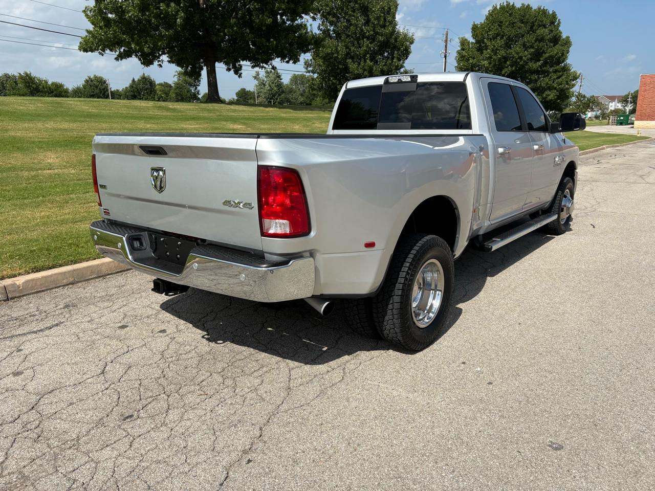 RAM 3500 SLT 4x4 Crew Cab 8' Box 2018