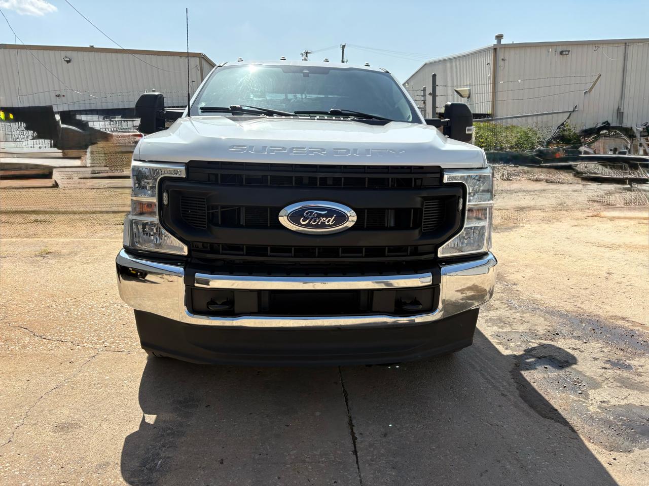 Ford Super Duty F-350 SRW XL 4WD Crew Cab 6.75' Box 2022