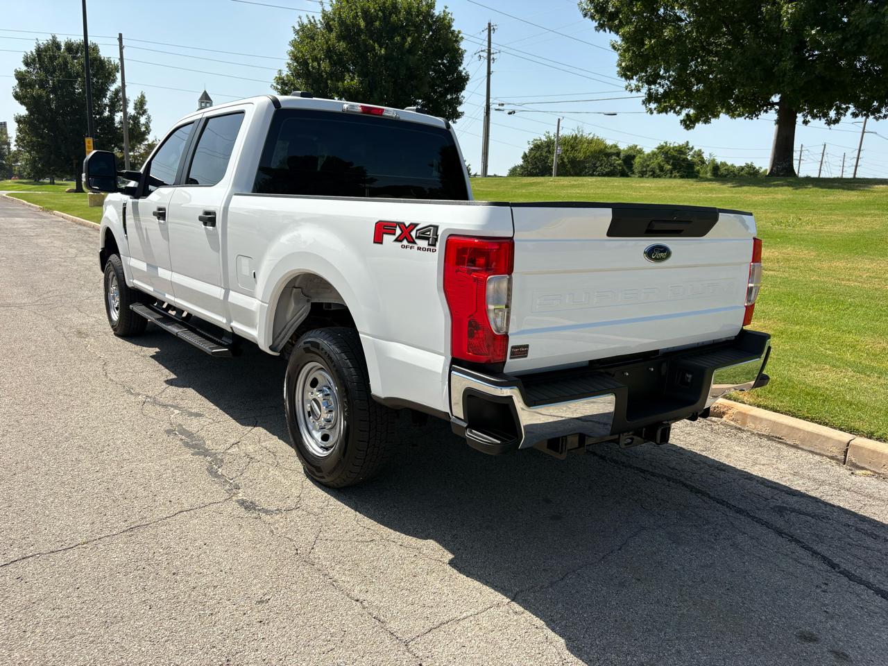 Ford Super Duty F-350 SRW XL 4WD Crew Cab 6.75' Box 2022