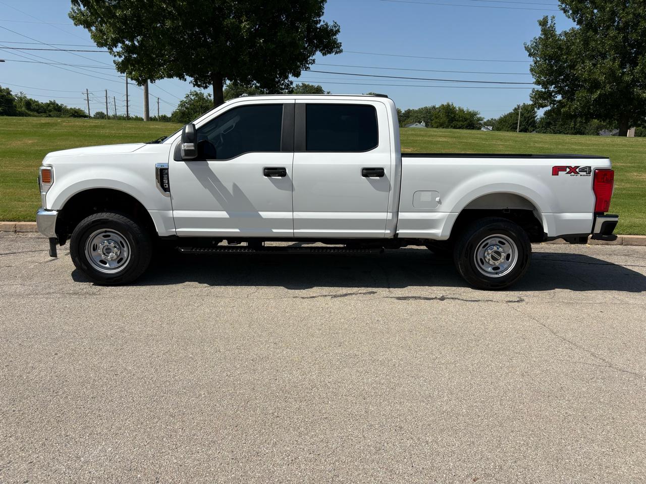 Ford Super Duty F-350 SRW XL 4WD Crew Cab 6.75' Box 2022