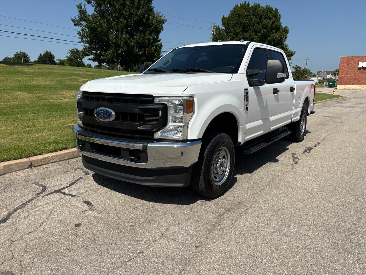 Ford Super Duty F-350 SRW XL 4WD Crew Cab 6.75' Box 2022