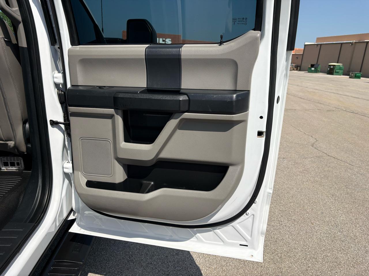 Ford Super Duty F-350 SRW XL 4WD Crew Cab 6.75' Box 2022