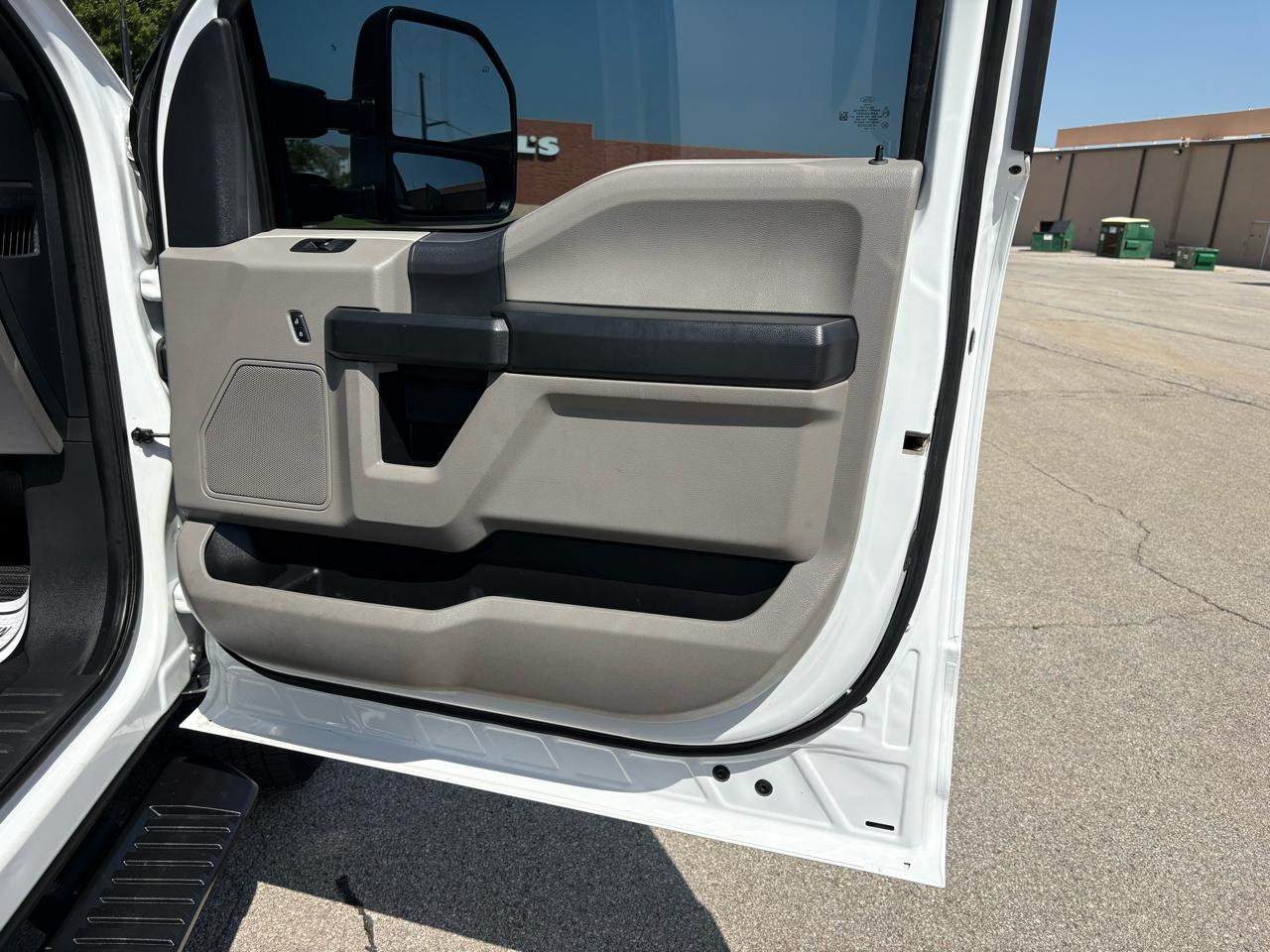 Ford Super Duty F-350 SRW XL 4WD Crew Cab 6.75' Box 2022