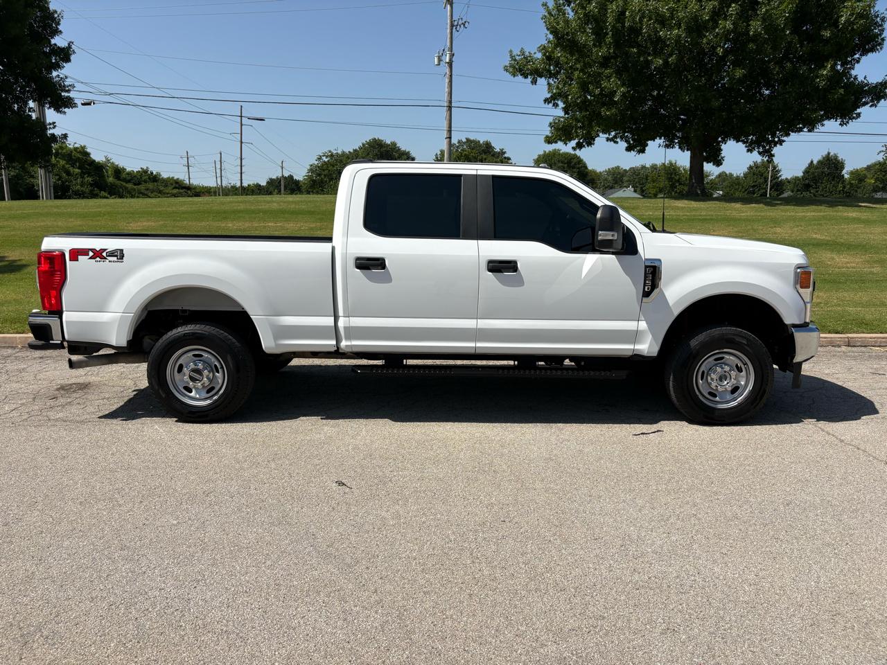 Ford Super Duty F-350 SRW XL 4WD Crew Cab 6.75' Box 2022