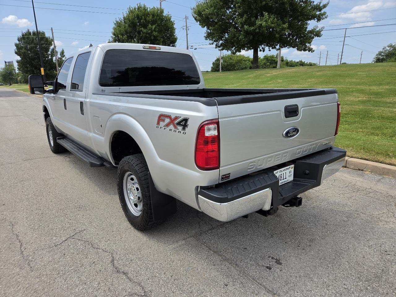 Ford Super Duty F-250 SRW 4WD Crew Cab 156" XL 2016