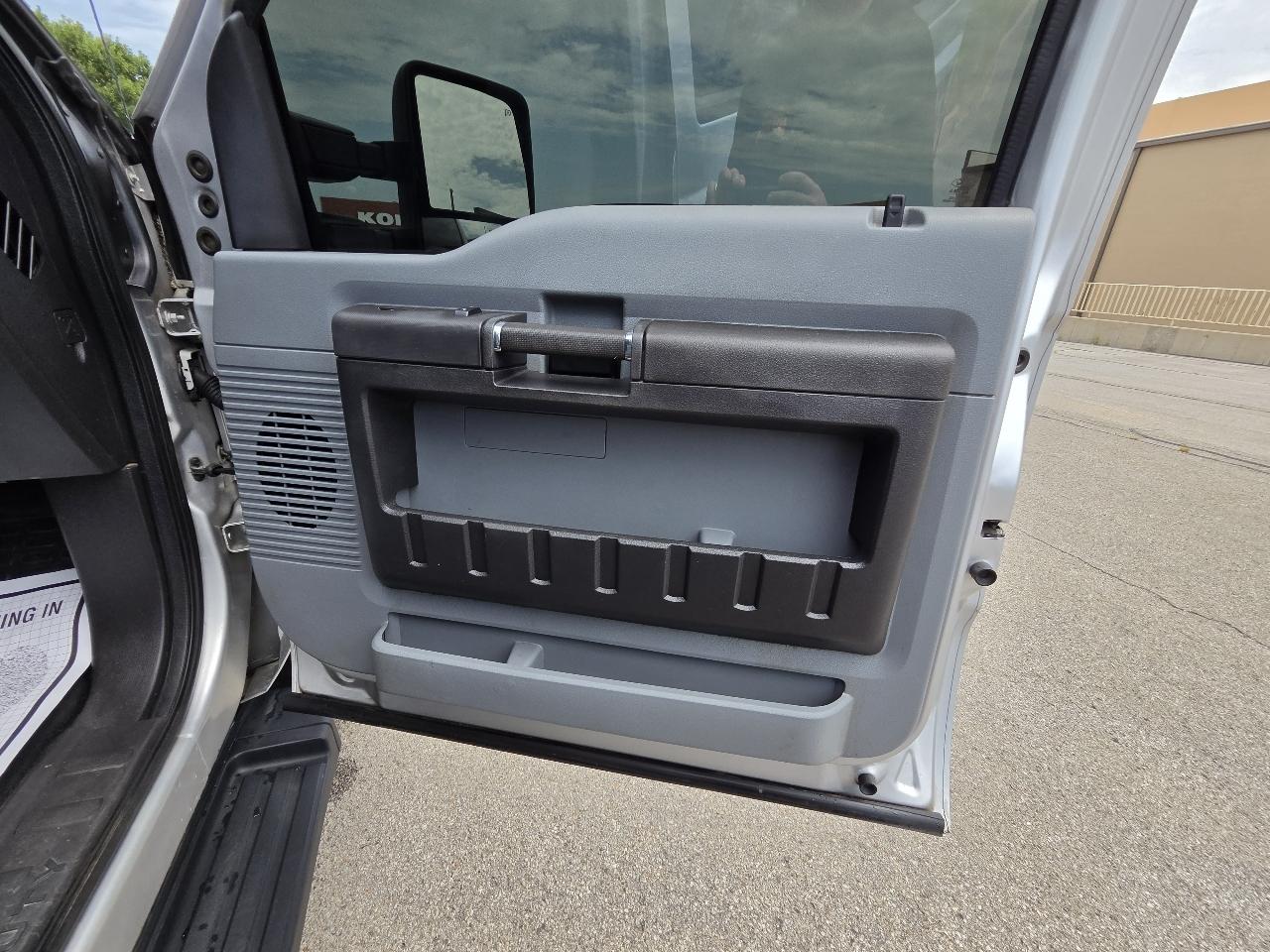 Ford Super Duty F-250 SRW 4WD Crew Cab 156" XL 2016