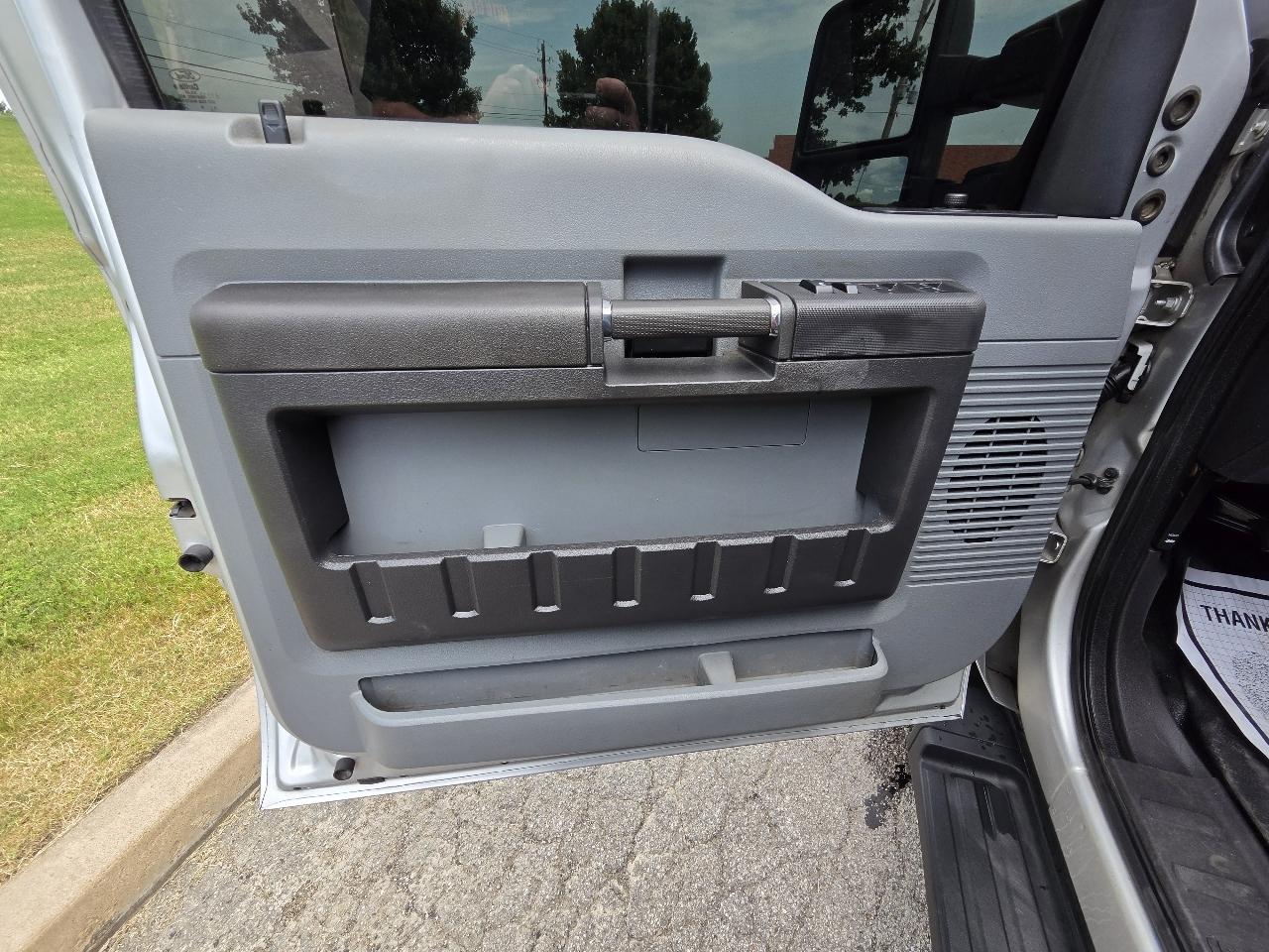 Ford Super Duty F-250 SRW 4WD Crew Cab 156" XL 2016