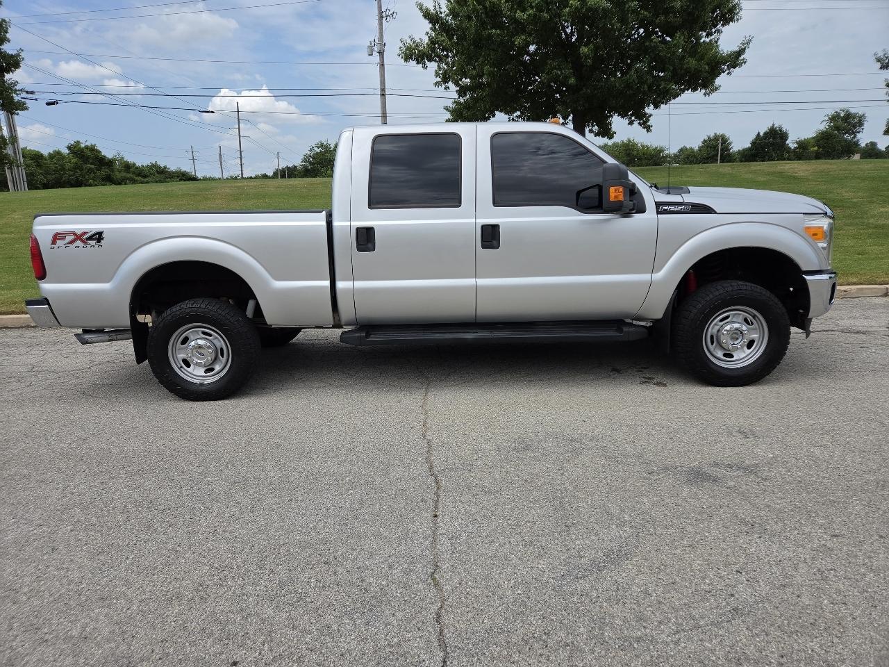 Ford Super Duty F-250 SRW 4WD Crew Cab 156" XL 2016