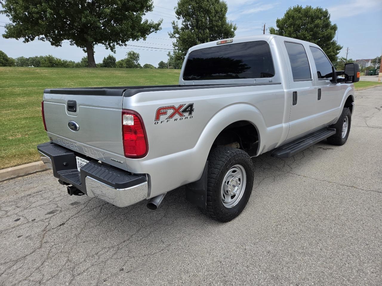 Ford Super Duty F-250 SRW 4WD Crew Cab 156" XL 2016