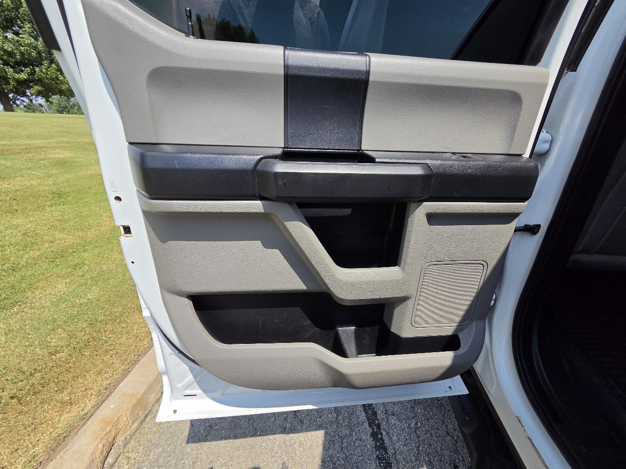 Ford Super Duty F-250 SRW XL 4WD Crew Cab 8' Box 2019