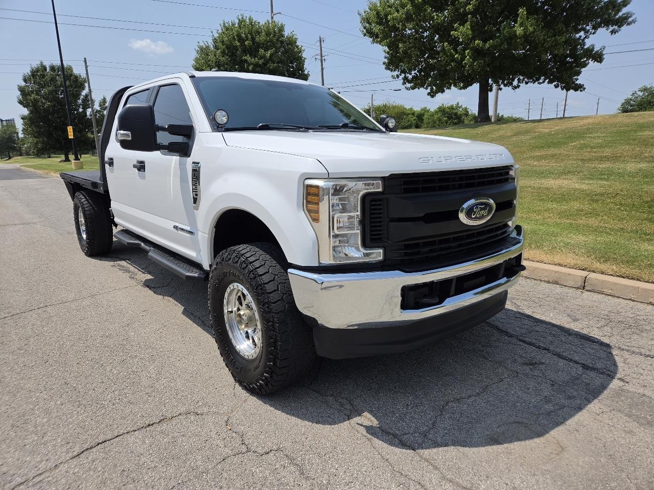 Ford Super Duty F-250 SRW XL 4WD Crew Cab 8' Box 2019