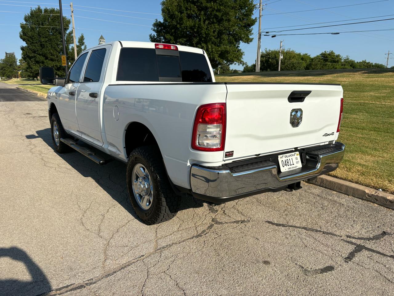 RAM 2500 Tradesman 4x4 Crew Cab 6'4" Box 2023
