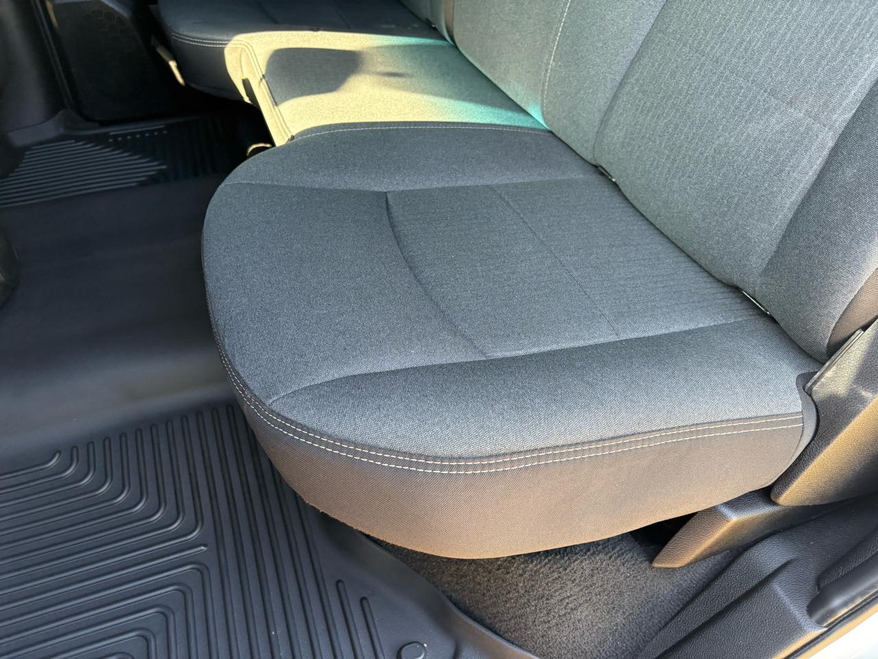 RAM 2500 Tradesman 4x4 Crew Cab 6'4" Box 2023