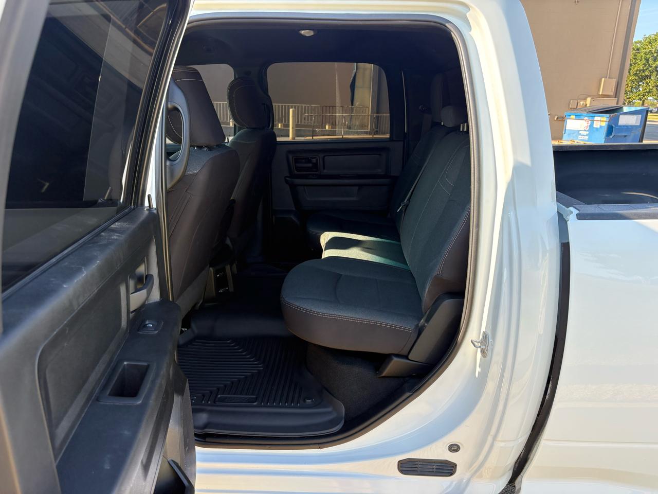RAM 2500 Tradesman 4x4 Crew Cab 6'4" Box 2023
