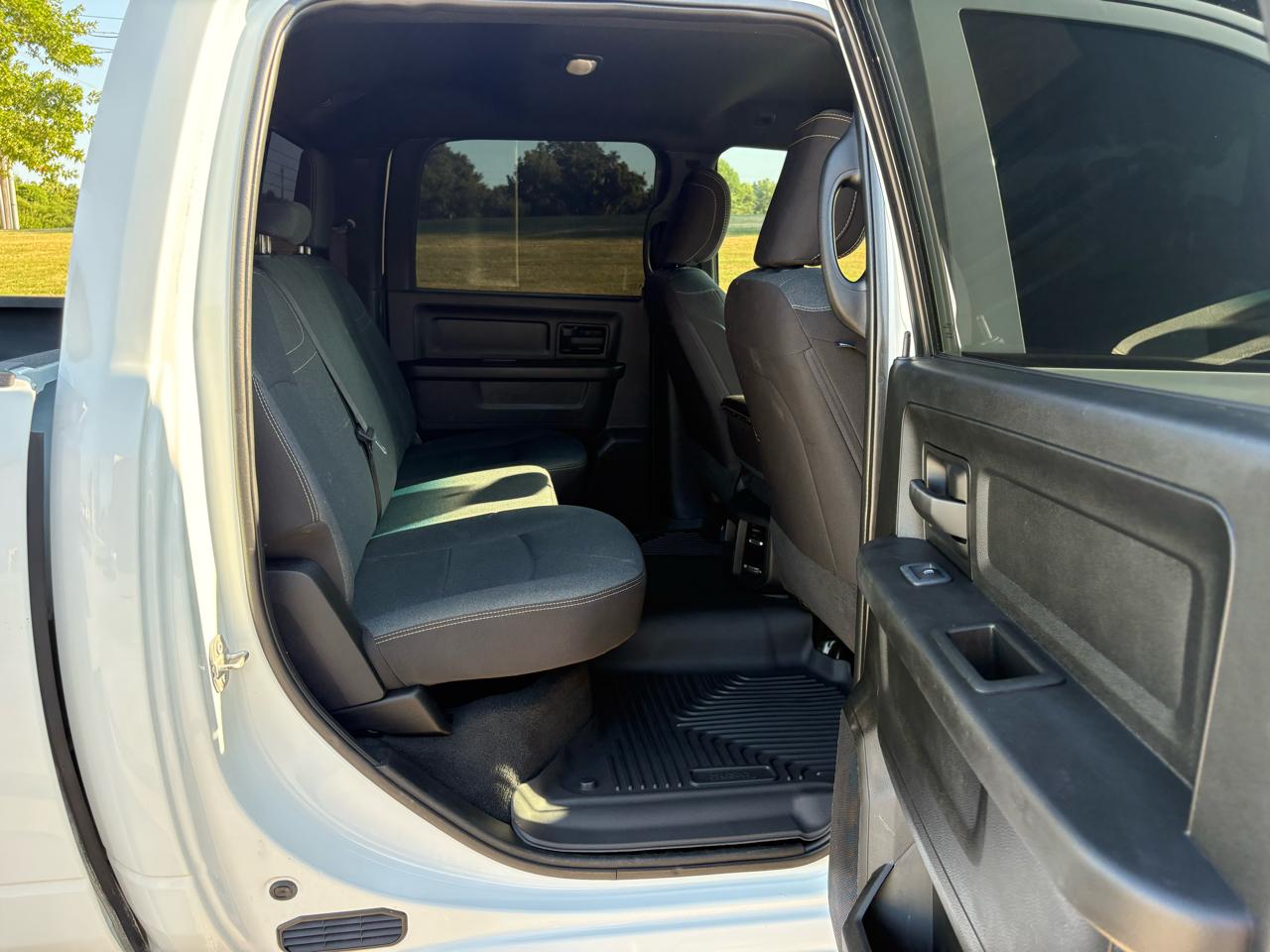 RAM 2500 Tradesman 4x4 Crew Cab 6'4" Box 2023