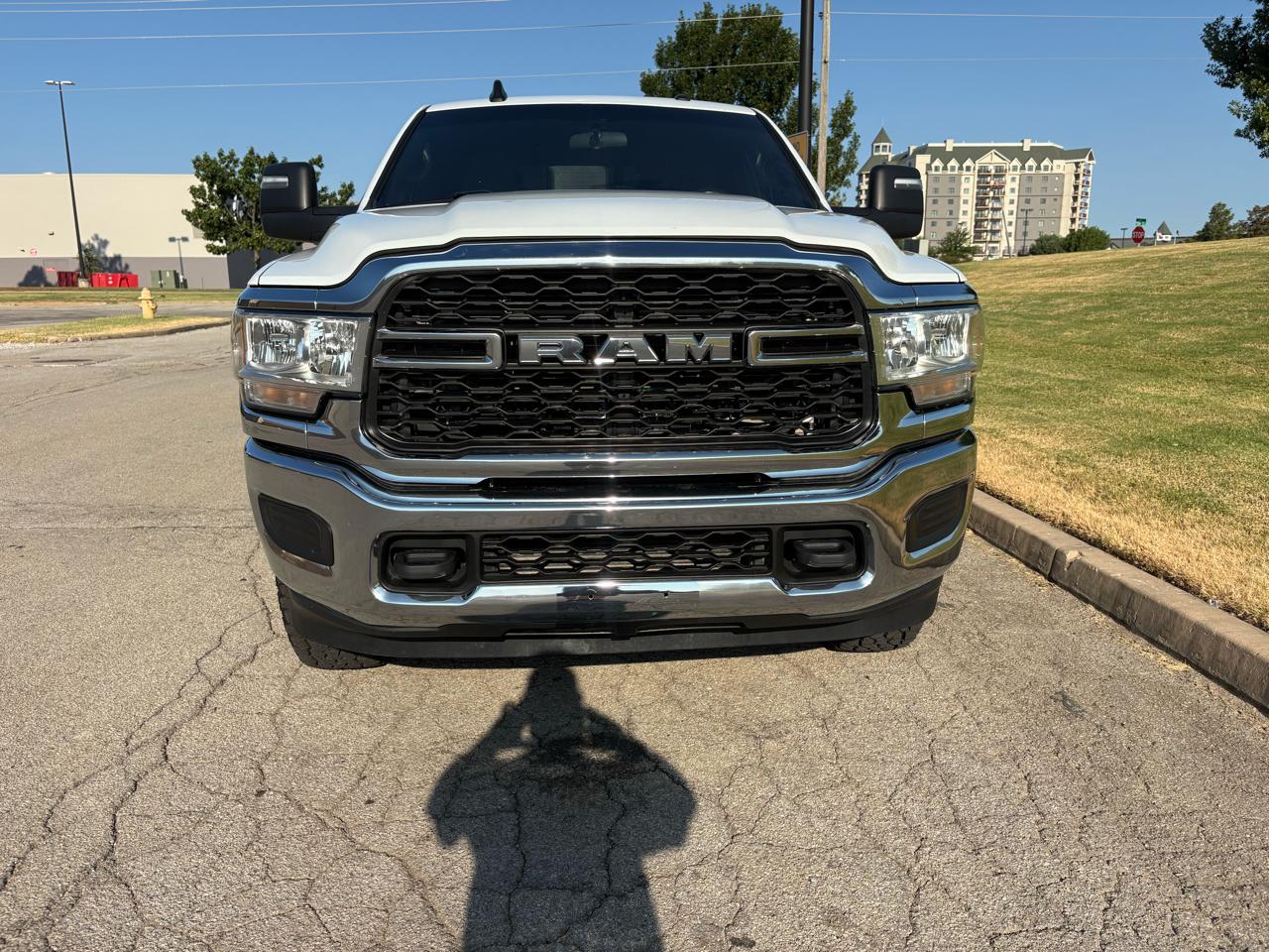RAM 2500 Tradesman 4x4 Crew Cab 6'4" Box 2023