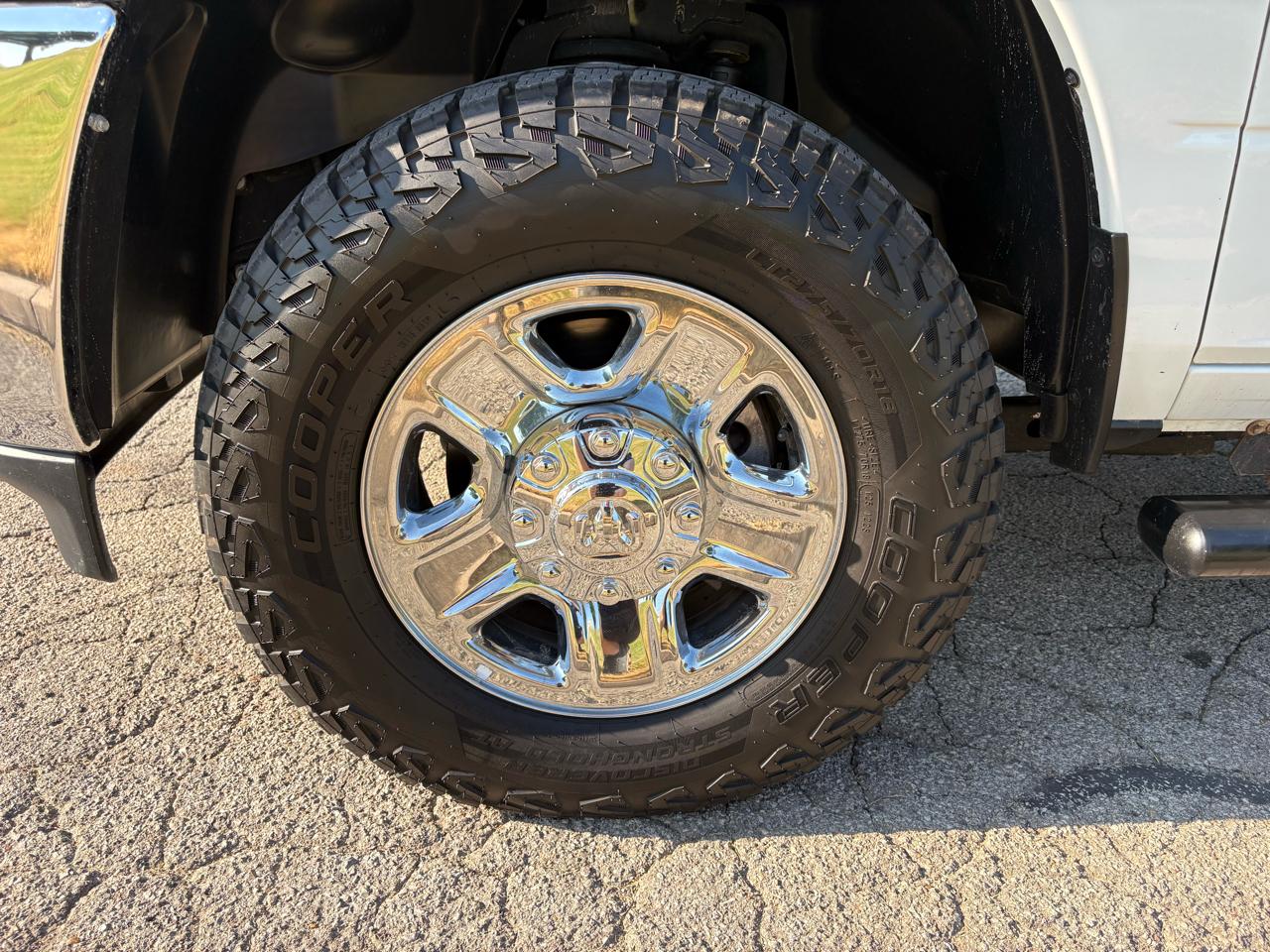 RAM 2500 Tradesman 4x4 Crew Cab 6'4" Box 2023