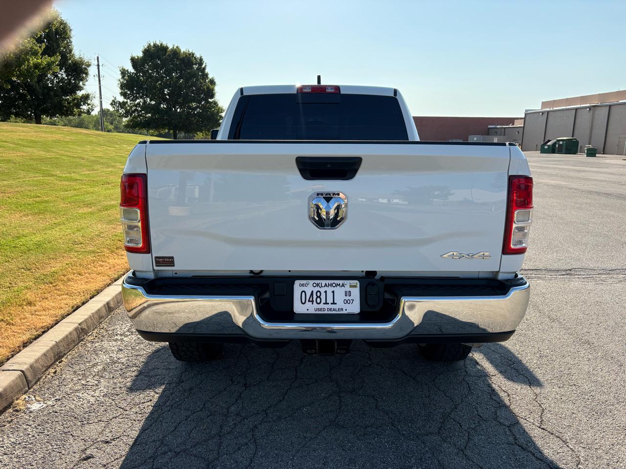 RAM 2500 Tradesman 4x4 Crew Cab 6'4" Box 2023