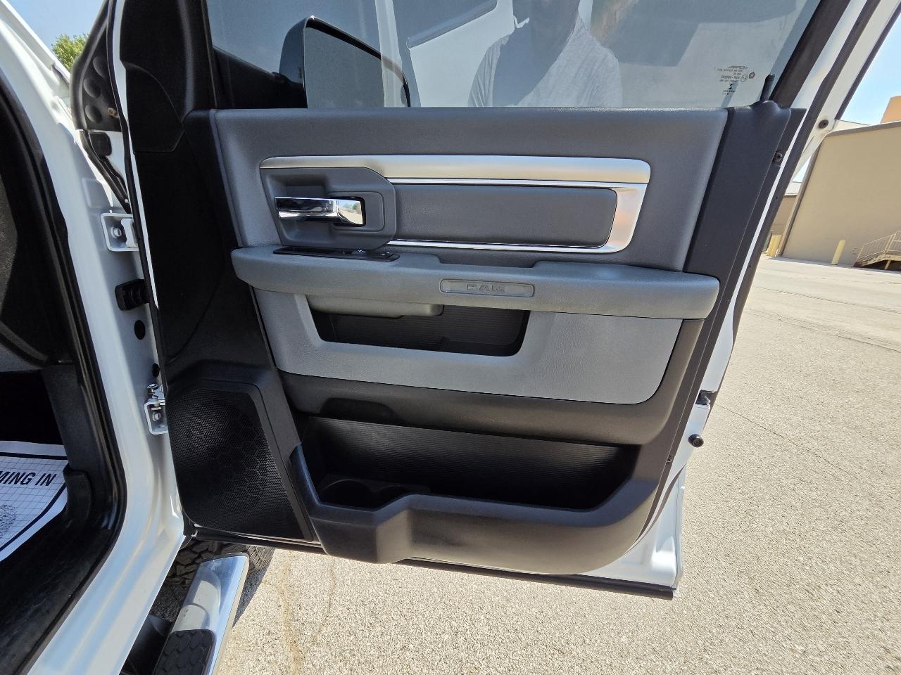 RAM 2500 Big Horn 4x4 Crew Cab 6'4" Box 2018