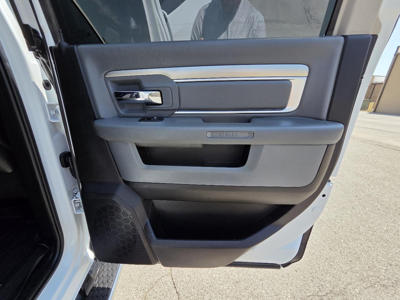 RAM 2500 Big Horn 4x4 Crew Cab 6'4" Box 2018