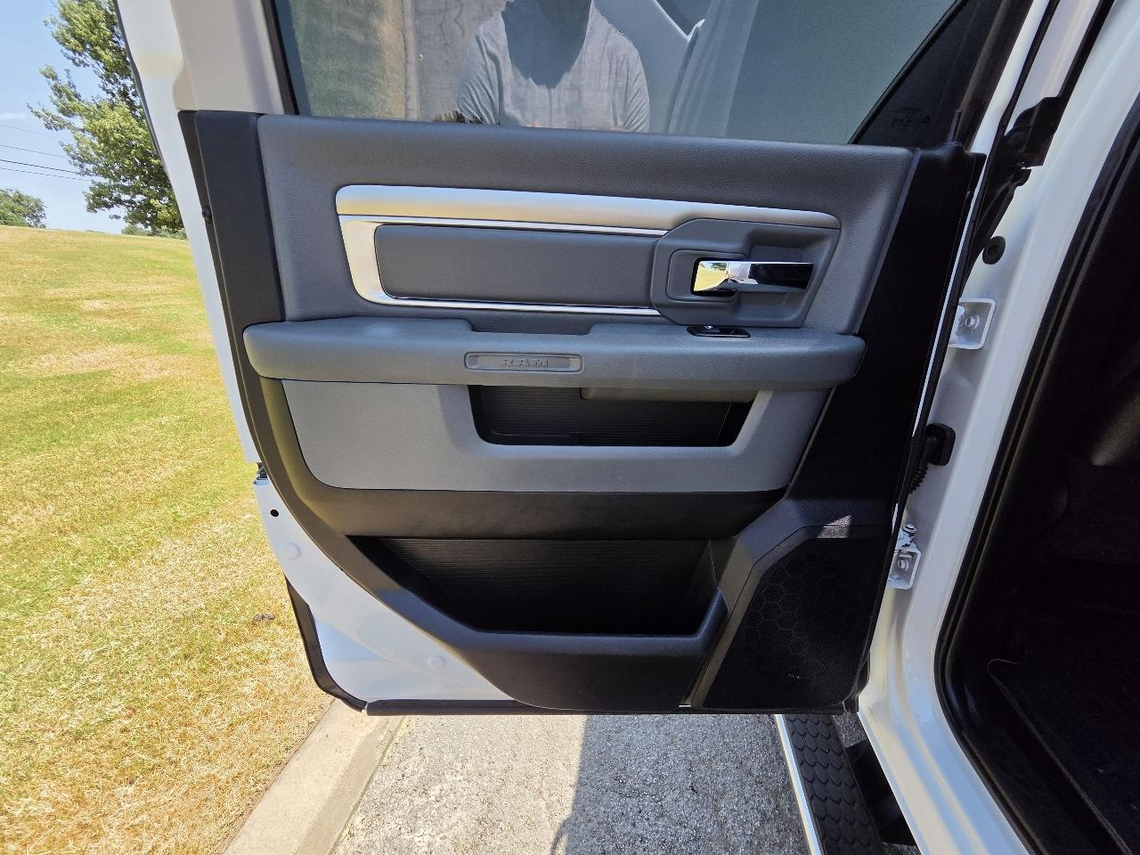 RAM 2500 Big Horn 4x4 Crew Cab 6'4" Box 2018