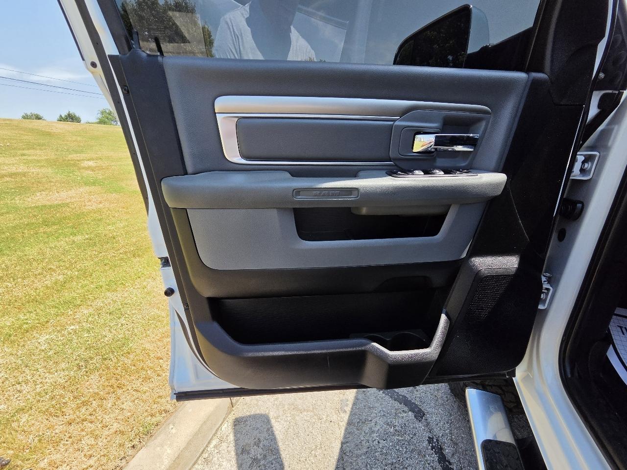RAM 2500 Big Horn 4x4 Crew Cab 6'4" Box 2018